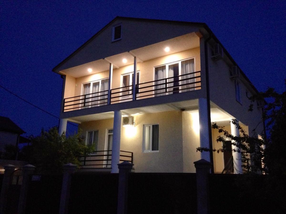 Rozalin Guest House グダウタ エクステリア 写真