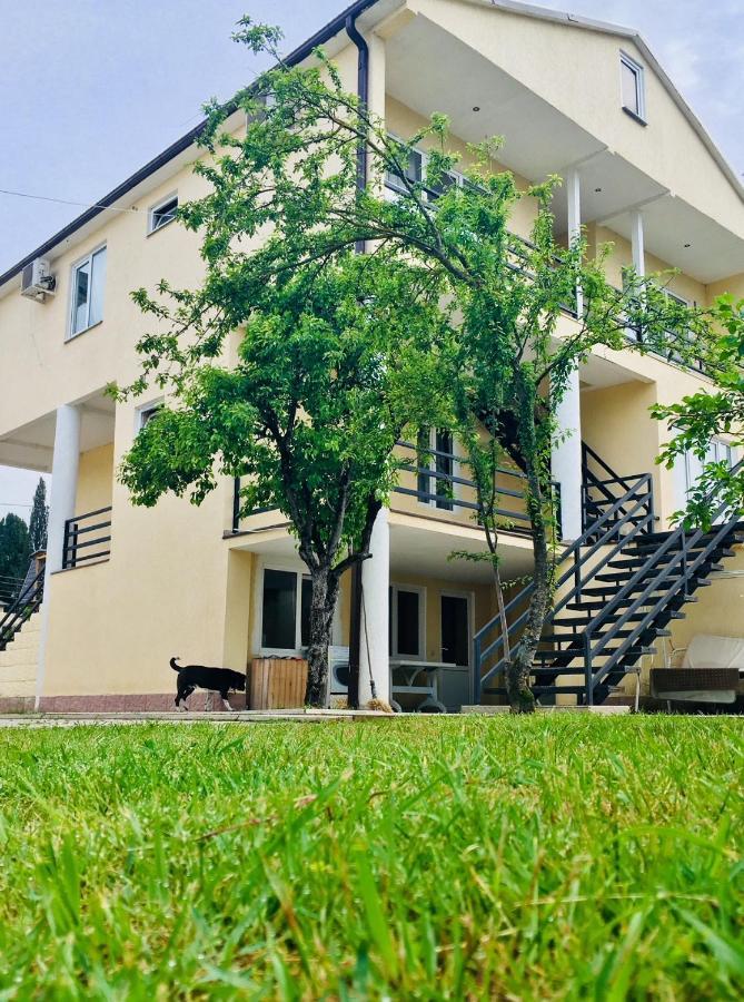 Rozalin Guest House グダウタ エクステリア 写真