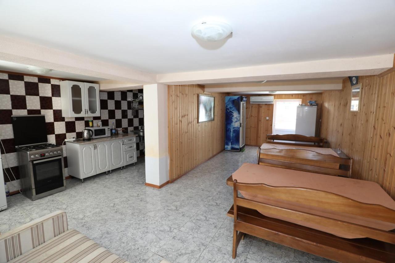 Rozalin Guest House グダウタ エクステリア 写真